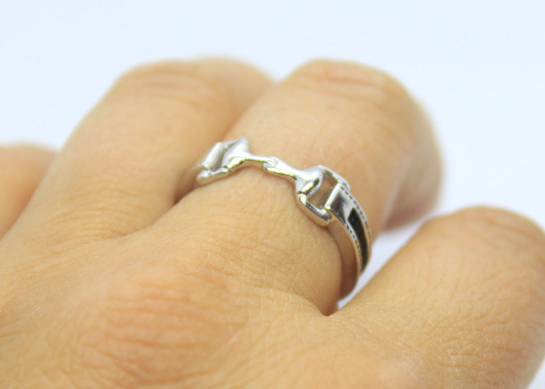 snaffle bit, bit ring, horsehair ring, snaffle bit horse hair ring, snaffle ring