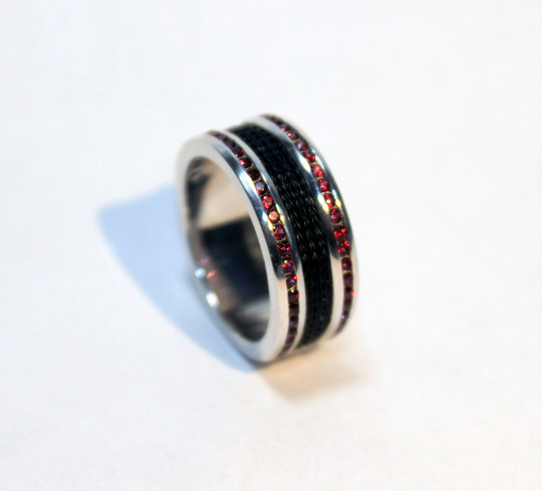 horsehair rings, horse hair jewelry, horse hair ring, horsehair jewelry, diamond horsehair ring, horse hair ring, custom horse hair ring with diamonds, horse hair keepsake ring, horse hair canada