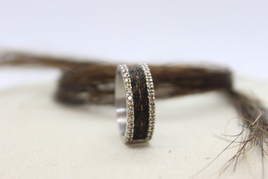 Custom horse hair ring, horsehair jewelry, horse hair bracelets, memorial ring, horsehair ring, horse hair ring, gold horsehair ring, horse keepsake